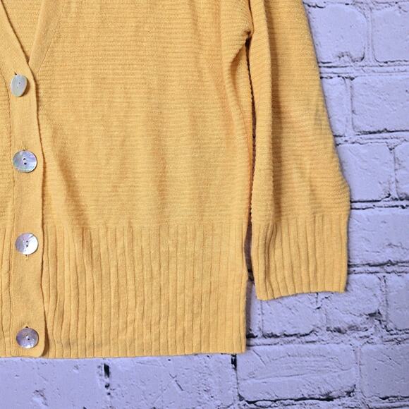 Christian Siriano Linen Blend Butter Yellow Button V-Neck Cardigan Size Medium - Picture 6 of 11
